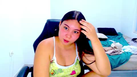 Snapshot of blumbum chatting on September 10, 2025, 11:05 pm  Hey guysI am BrendaWelcome my room online show from September 10, 2025, 11:05 pm