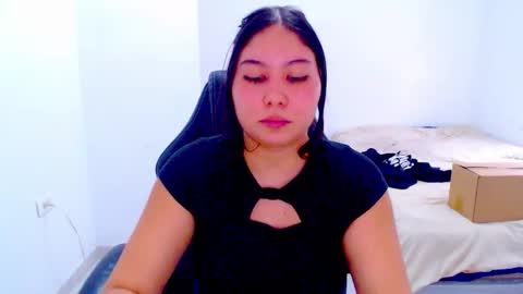 Snapshot of blumbum chatting on October 10, 2025, 10:20 pm  Hey guysI am BrendaWelcome my room online show from October 10, 2025, 10:20 pm