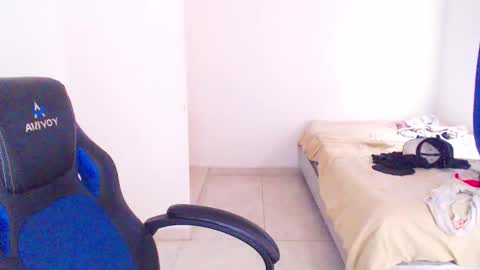 Snapshot of blumbum chatting on October 22, 2025, 8:08 pm  Hey guysI am BrendaWelcome my room online show from October 22, 2025, 8:08 pm