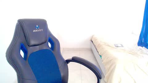 Snapshot of blumbum chatting on October 24, 2025, 6:37 pm  Hey guysI am BrendaWelcome my room online show from October 24, 2025, 6:37 pm