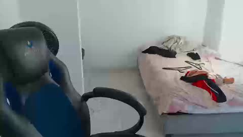  Hey guysI am BrendaWelcome my room online show from March 19, 2026, 9:19 pm