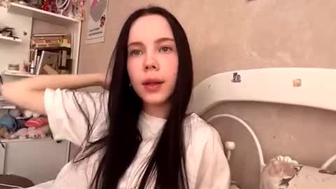 Snapshot of blush_fairy chatting on September 10, 2025, 12:16 pm Milou online show from September 10, 2025, 12:16 pm