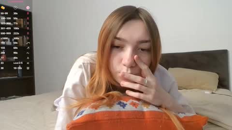 Snapshot of blush_lover chatting on October 22, 2025, 10:04 am Kate online show from October 22, 2025, 10:04 am