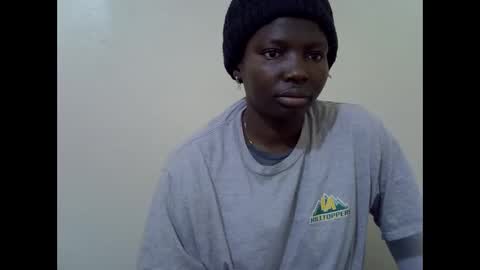 Snapshot of blushing_bunny chatting on March 5, 2026, 6:42 am Bunny online show from March 5, 2026, 6:42 am