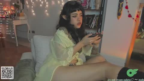 Snapshot of blushing_nymph chatting on February 25, 2025, 4:57 am Im Nym Justa nymph on twitter and IG online show from February 25, 2025, 4:57 am