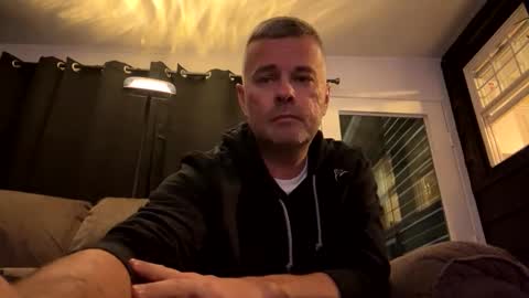 Snapshot of bmatt1903 chatting on March 8, 2026, 4:16 am BMATT1903 online show from March 8, 2026, 4:16 am