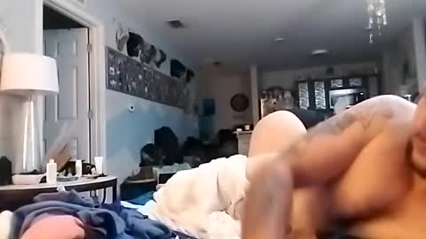 Snapshot of bminsh200828918 chatting on February 1, 2025, 8:50 am Just us online show from February 1, 2025, 8:50 am