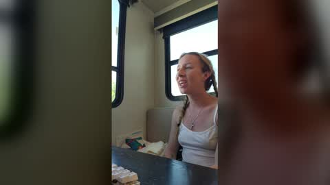 MamaMorgan online show from February 2, 2026, 9:02 pm