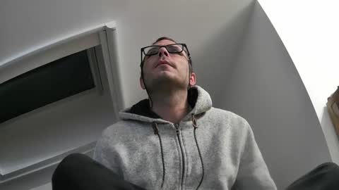 bo22222222 online show from April 23, 2026, 6:47 am