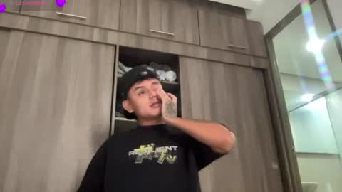 Snapshot of bob_pettersonn chatting on June 26, 2026, 7:29 pm Bob INDEPENDENT MODEL online show from June 26, 2026, 7:29 pm