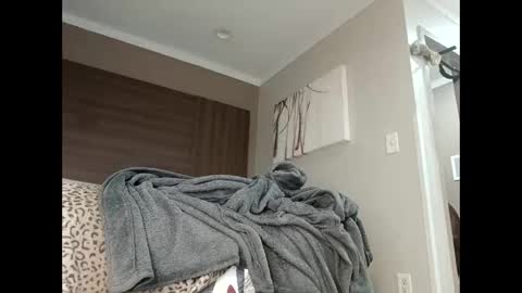 Snapshot of bobbiebone chatting on October 29, 2025, 2:41 pm bobbiebone and company online show from October 29, 2025, 2:41 pm