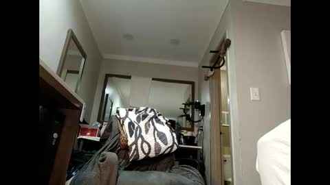 Snapshot of bobbiebone chatting on November 25, 2025, 4:18 pm bobbiebone and company online show from November 25, 2025, 4:18 pm