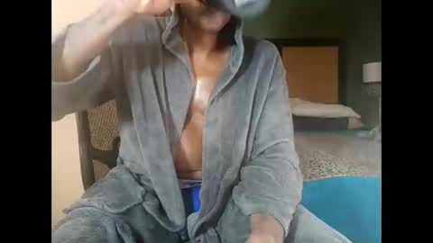 Snapshot of bobbiebone chatting on February 2, 2026, 5:06 am bobbiebone and company online show from February 2, 2026, 5:06 am