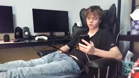 bobby72738 online show from November 25, 2025, 4:34 am