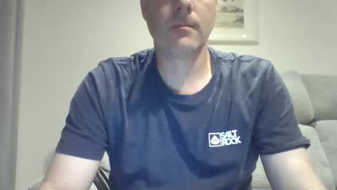 bobby_113 online show from September 21, 2025, 12:45 am