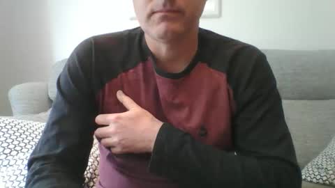 bobby_113 online show from May 5, 2026, 11:29 am