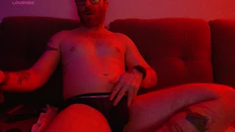 Snapshot of bobbyenglish69 chatting on November 2, 2025, 8:28 am Bobby English online show from November 2, 2025, 8:28 am