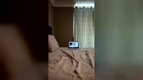 boboutte online show from May 7, 2026, 6:57 pm