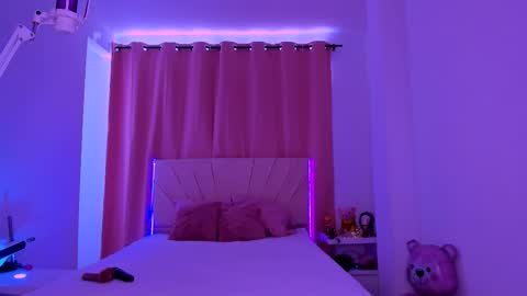 DANIELA online show from February 11, 2026, 9:42 pm