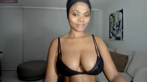 Snapshot of body_desire chatting on March 22, 2026, 9:45 am danna online show from March 22, 2026, 9:45 am
