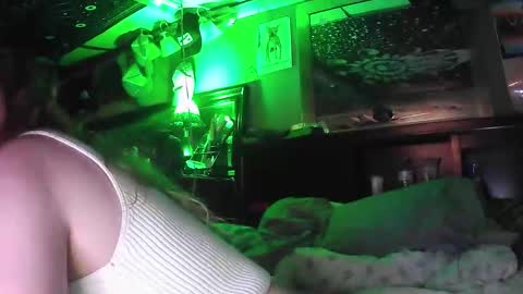 Snapshot of body_language_xx chatting on February 14, 2026, 3:31 pm Delirious online show from February 14, 2026, 3:31 pm