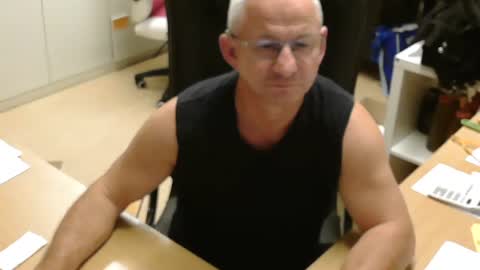 bodymen1 online show from September 23, 2025, 8:12 pm