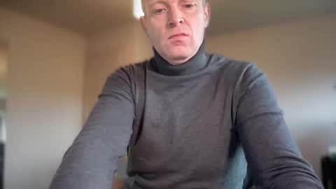 Snapshot of boegieboy76 chatting on January 9, 2026, 10:51 am ask me online show from January 9, 2026, 10:51 am