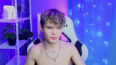 ALEXPVT IS OPEN online show from January 9, 2025, 9:26 pm