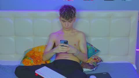 ALEXPVT IS OPEN online show from January 30, 2025, 9:58 pm