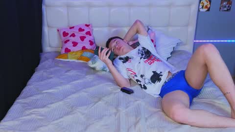 ALEXPVT IS OPEN online show from February 4, 2025, 8:17 pm