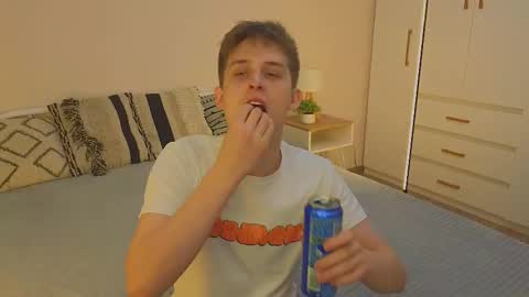 Snapshot of boicute chatting on October 28, 2025, 6:17 am ALEXPVT IS OPEN online show from October 28, 2025, 6:17 am