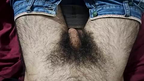 Snapshot of bomvemcam chatting on April 23, 2026, 7:52 am Im Bom - Tip if You Liked my Hairy Body - Private Show is Open - Read more about me in the bio below online show from April 23, 2026, 7:52 am
