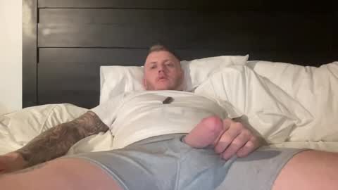 Snapshot of boner4you1994 chatting on February 17, 2025, 9:52 pm boner4you1994 online show from February 17, 2025, 9:52 pm