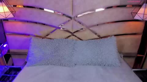 bonet_iris online show from May 13, 2026, 10:56 am