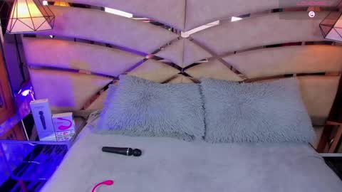bonet_iris online show from May 14, 2026, 11:06 am
