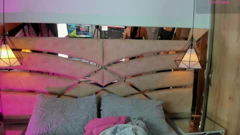 bonet_iris online show from May 23, 2026, 11:03 am