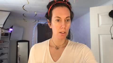Bonnie online show from February 11, 2025, 2:13 pm