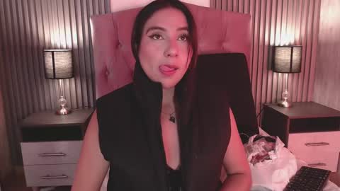 Snapshot of bonnali_lune chatting on October 7, 2025, 10:29 pm bonnali_lune online show from October 7, 2025, 10:29 pm