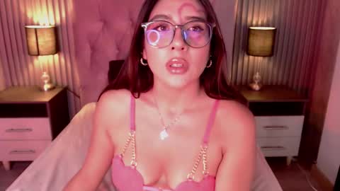 Snapshot of bonnali_lune chatting on October 23, 2025, 10:52 pm bonnali_lune online show from October 23, 2025, 10:52 pm