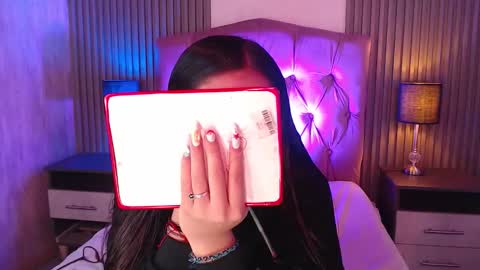 bonnali_lune online show from February 12, 2026, 7:53 pm