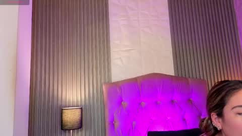 bonnali_lune online show from May 8, 2026, 4:51 am