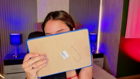bonnali_lune online show from June 8, 2026, 10:10 pm