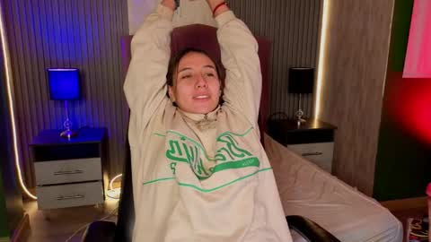 bonnali_lune online show from June 9, 2026, 10:16 am