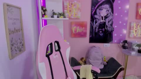 Bonnie online show from December 2, 2025, 3:45 am