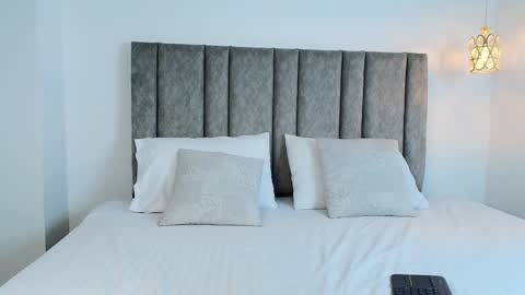 Snapshot of bonnie_bloom chatting on November 11, 2025, 8:25 am Bonnie online show from November 11, 2025, 8:25 am