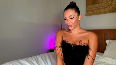 bonnieandclyde540767 online show from December 23, 2025, 2:31 am