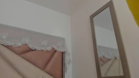 Snapshot of bonniecute_ chatting on June 4, 2026, 12:05 am online show from June 4, 2026, 12:05 am