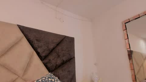 Snapshot of bonniecute_ chatting on June 9, 2026, 12:11 am online show from June 9, 2026, 12:11 am