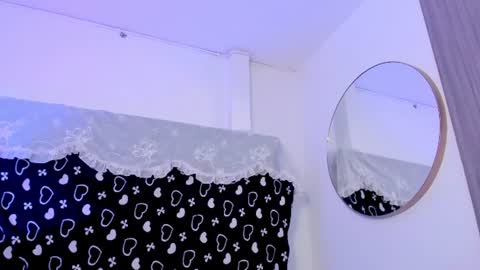 Snapshot of bonniecute_ chatting on June 14, 2026, 12:41 am online show from June 14, 2026, 12:41 am