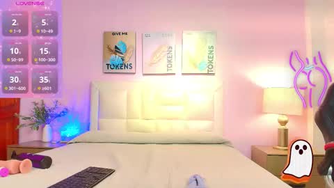 Bon Bon  online show from October 25, 2025, 1:18 pm